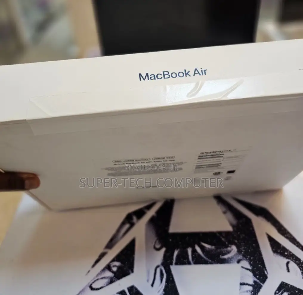 New Laptop Apple MacBook Air 2022 M2 8GB Apple M2 SSD 256GB