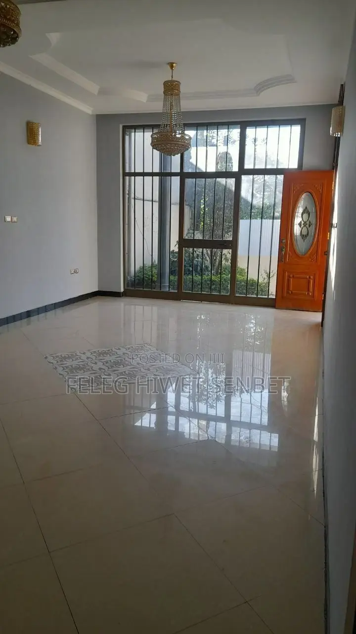Furnished 5bdrm Villa in አአ, Bole for sale