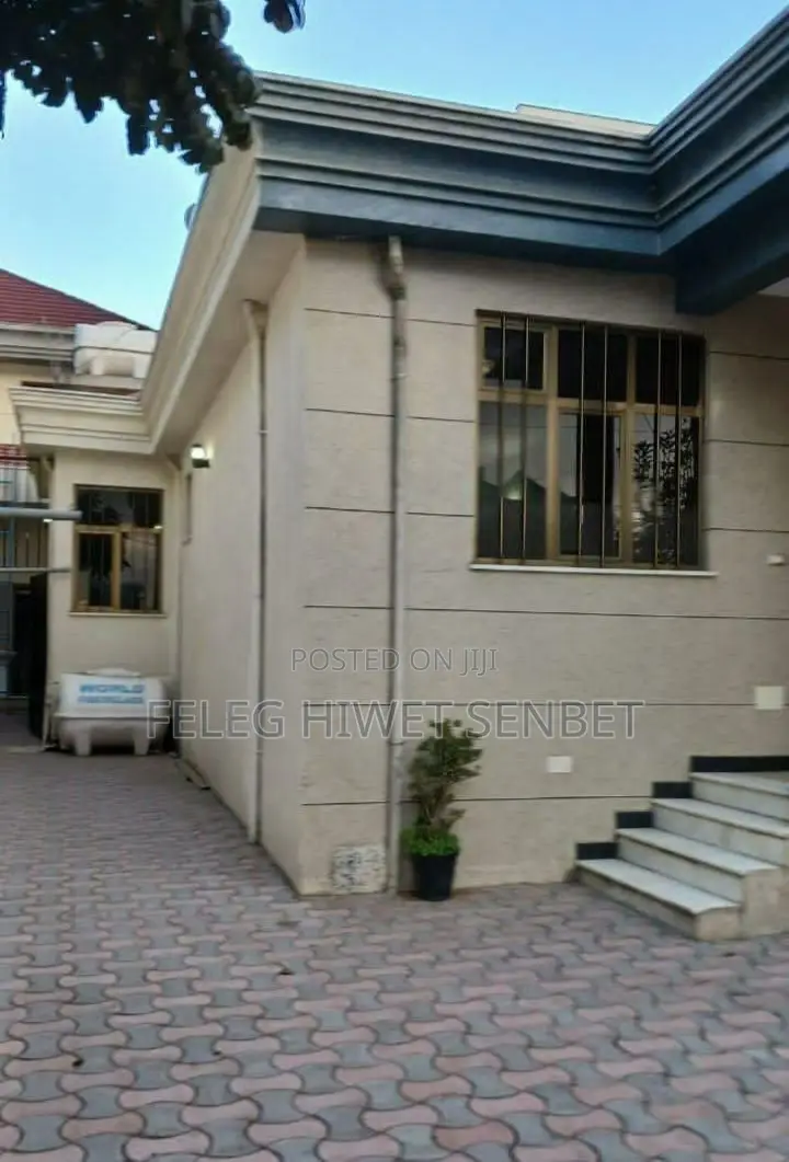 Furnished 5bdrm Villa in አአ, Bole for sale