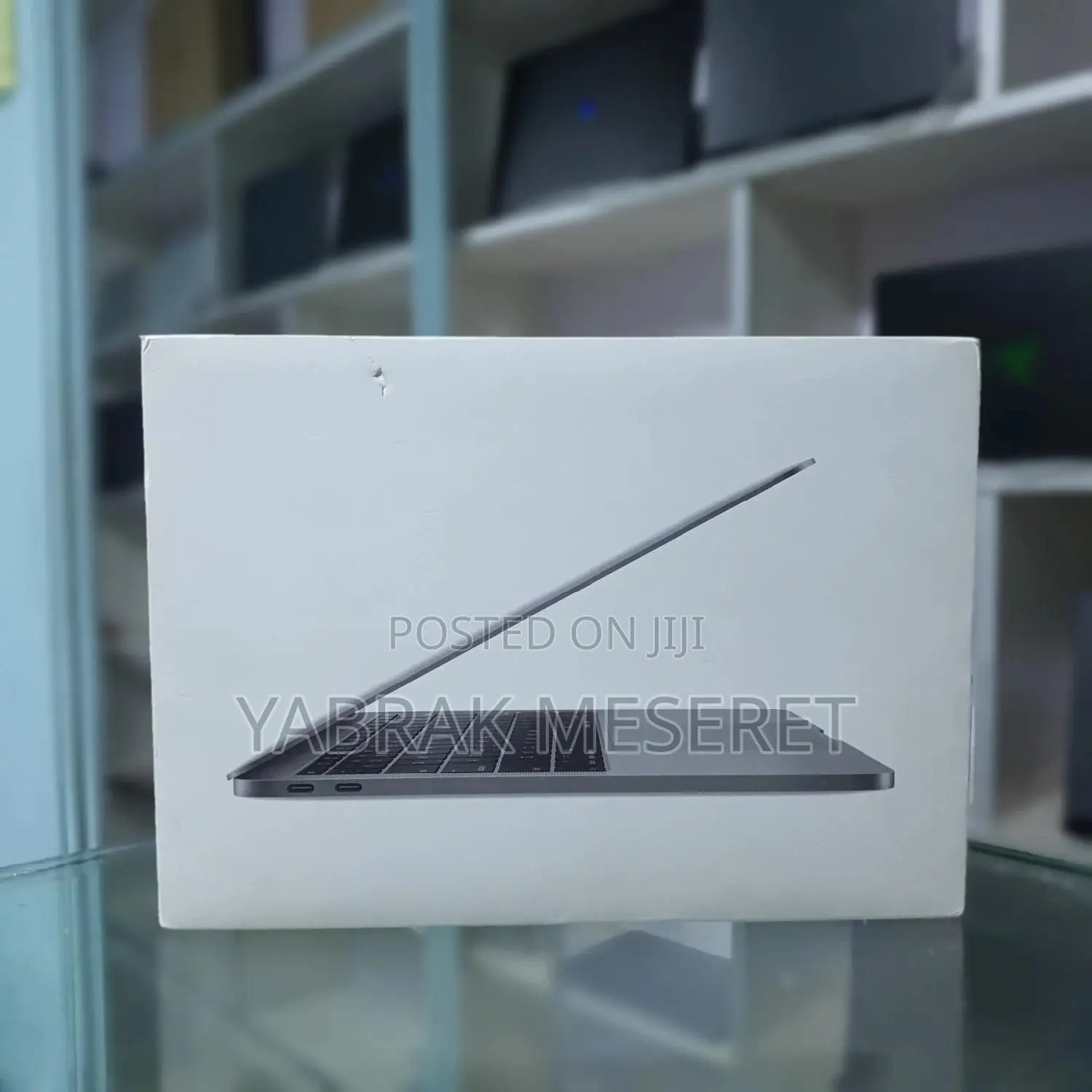 New Laptop Apple MacBook Pro 2017 8GB Intel Core i5 SSD 128GB