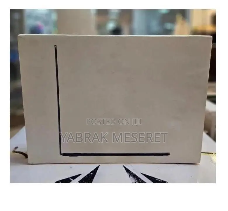 New Laptop Apple MacBook Air 2022 M2 8GB Apple M2 SSD 256GB