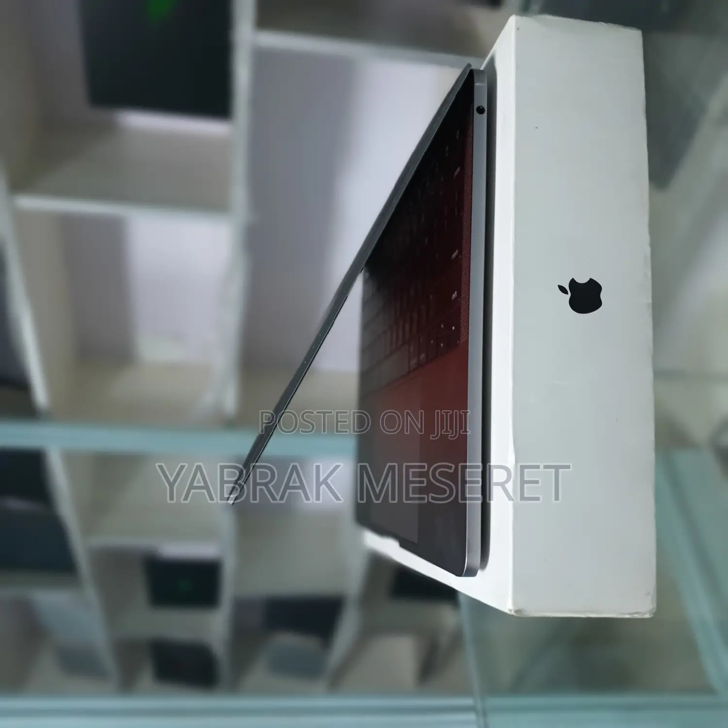 New Laptop Apple MacBook Pro 2017 8GB Intel Core i5 SSD 128GB