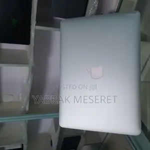 New Laptop Apple MacBook Air 2017 8GB Intel Core i5 SSD 128GB