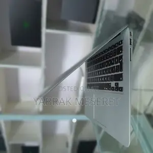 New Laptop Apple MacBook Air 2017 8GB Intel Core i5 SSD 128GB