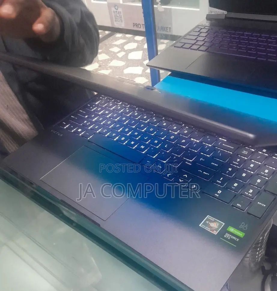 New Laptop HP Victus 16 8GB AMD Ryzen 5 SSD 512GB