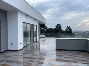 10bdrm House in ቅንጡ መኖሪያ ቤት መገናኛ, Bole for sale