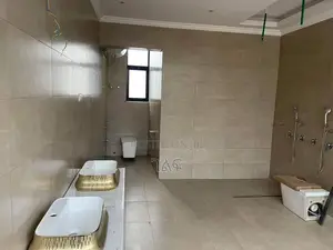 10bdrm House in ቅንጡ መኖሪያ ቤት መገናኛ, Bole for sale
