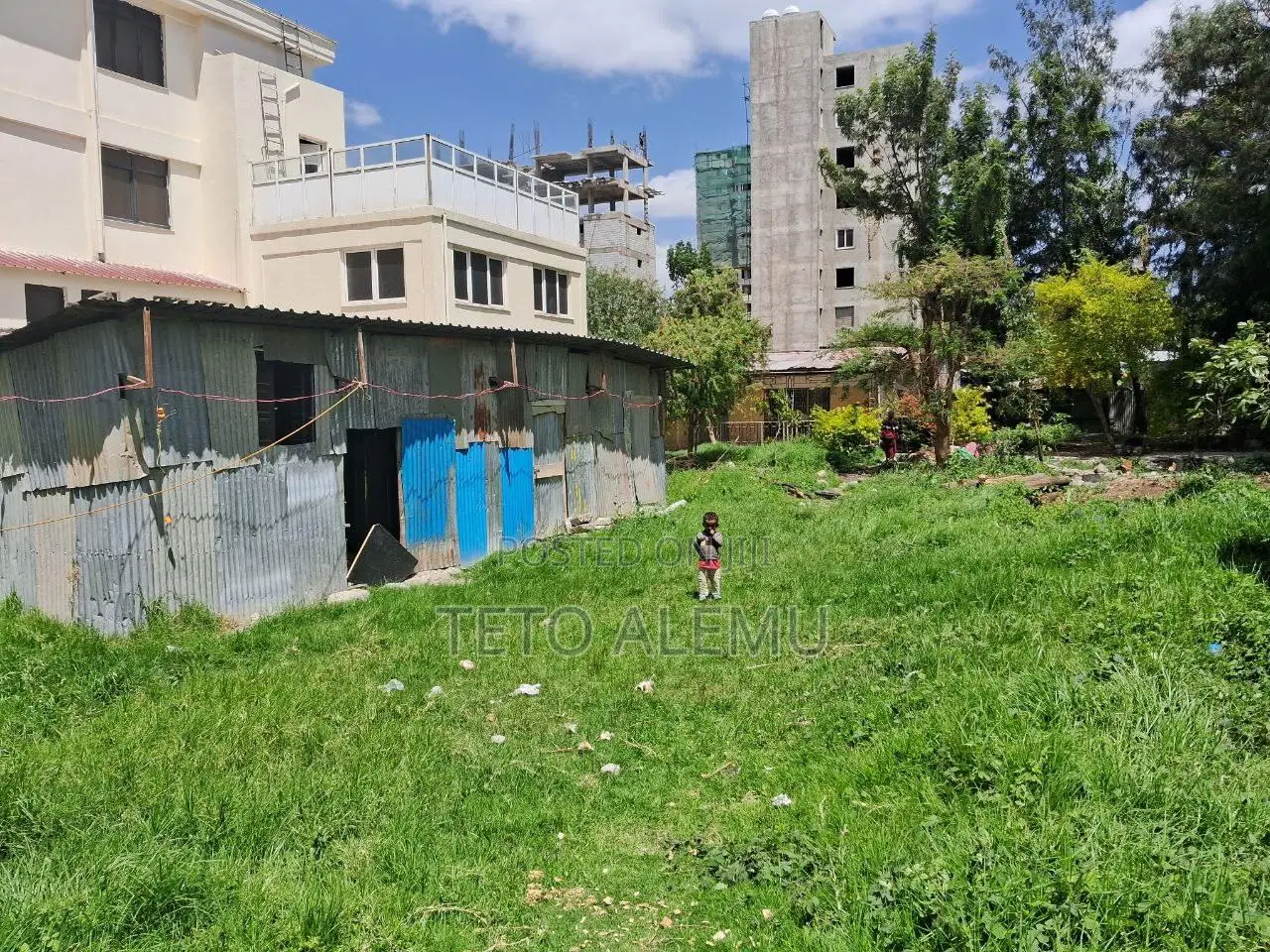 የሚሸጥ ቦታ CMC ፀሀይ ሪል ስቴት ጀርባ ሚኒስትሮች ሰፈር