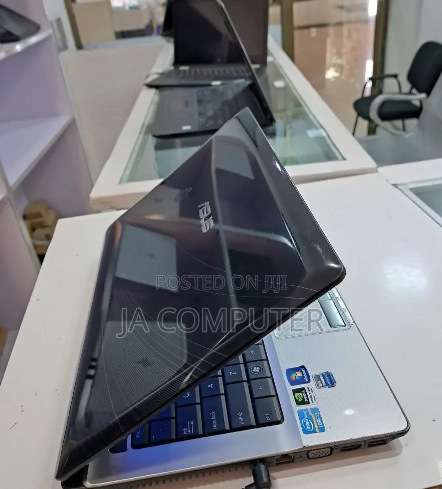 New Laptop Asus K43SJ 4GB Intel Core I3 SSD 320GB