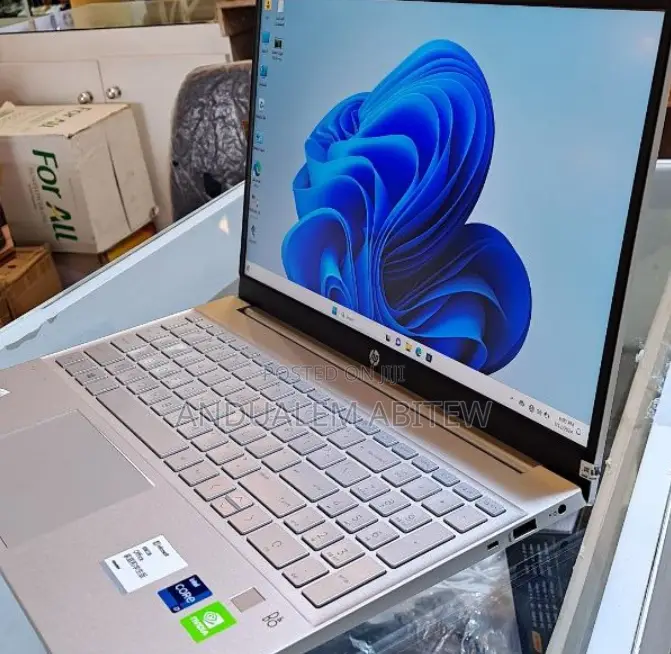 New Laptop HP Pavilion 15 16GB Intel Core I7 SSD 512GB