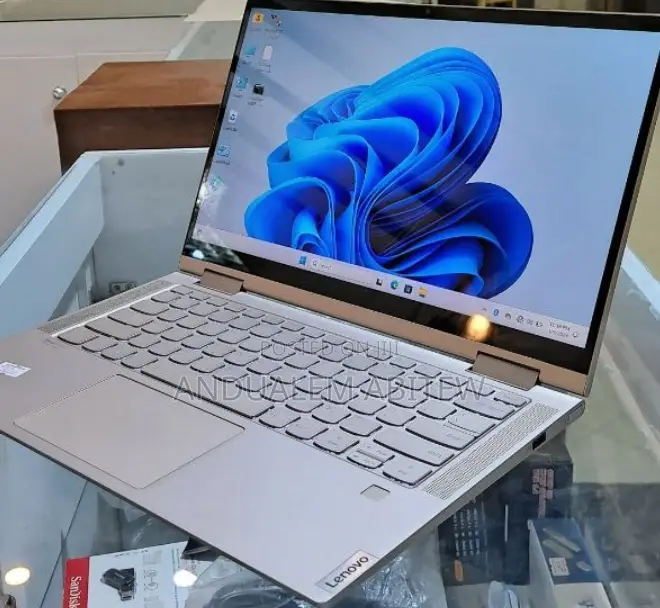 New Laptop Lenovo Yoga C740 8GB Intel Core I5 SSD 512GB