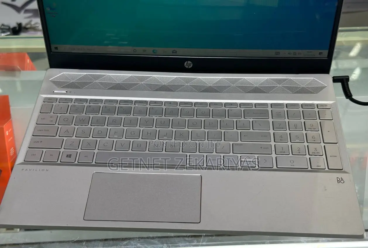 New Laptop HP Pavilion 15 8GB Intel Core I5 HDD 1T