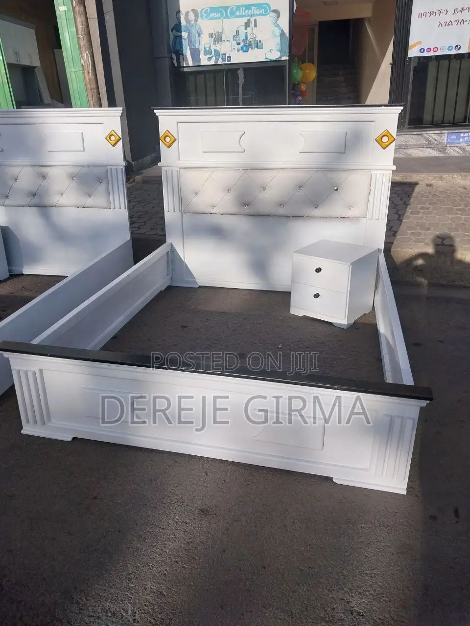 1,50cm አልጋ ከኮሜዲኖ ጋር