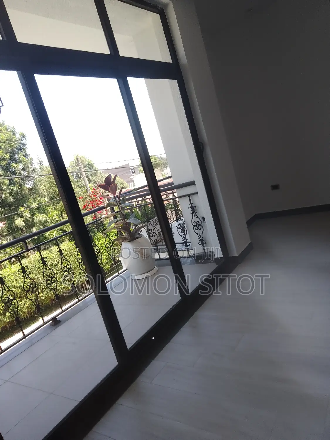 9bdrm Townhouse/Terrace in Ayat Zone 6 Compound, Yeka for sale