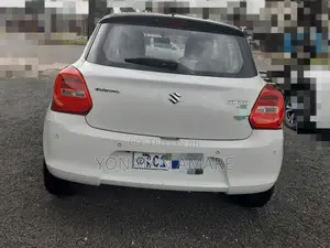 Suzuki Swift 2022 White