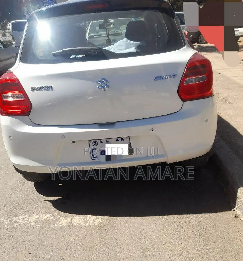Suzuki Swift 2022 White