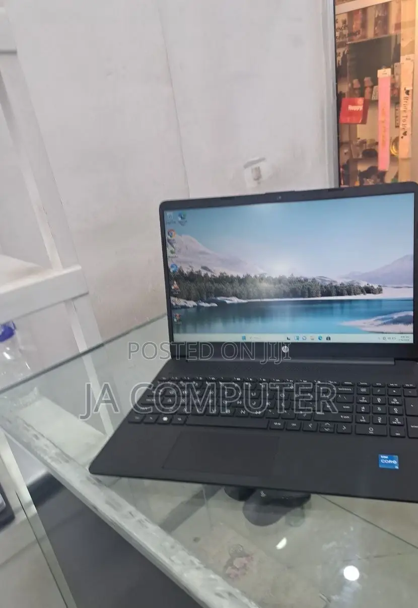 New Laptop HP Stream Notebook 8GB Intel Core I7 SSD 256GB