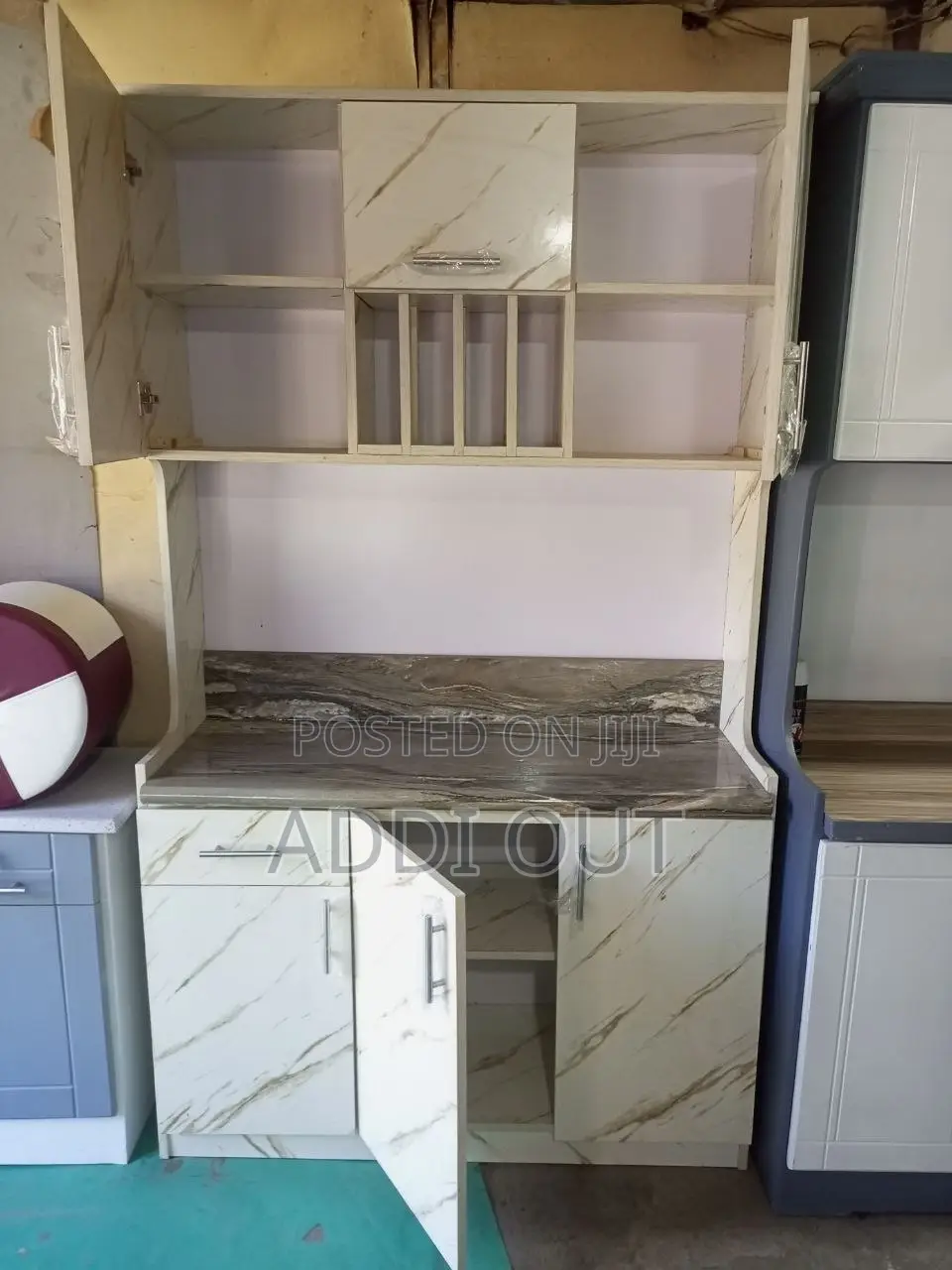 ላምኔት ኪችን ካቢኔት