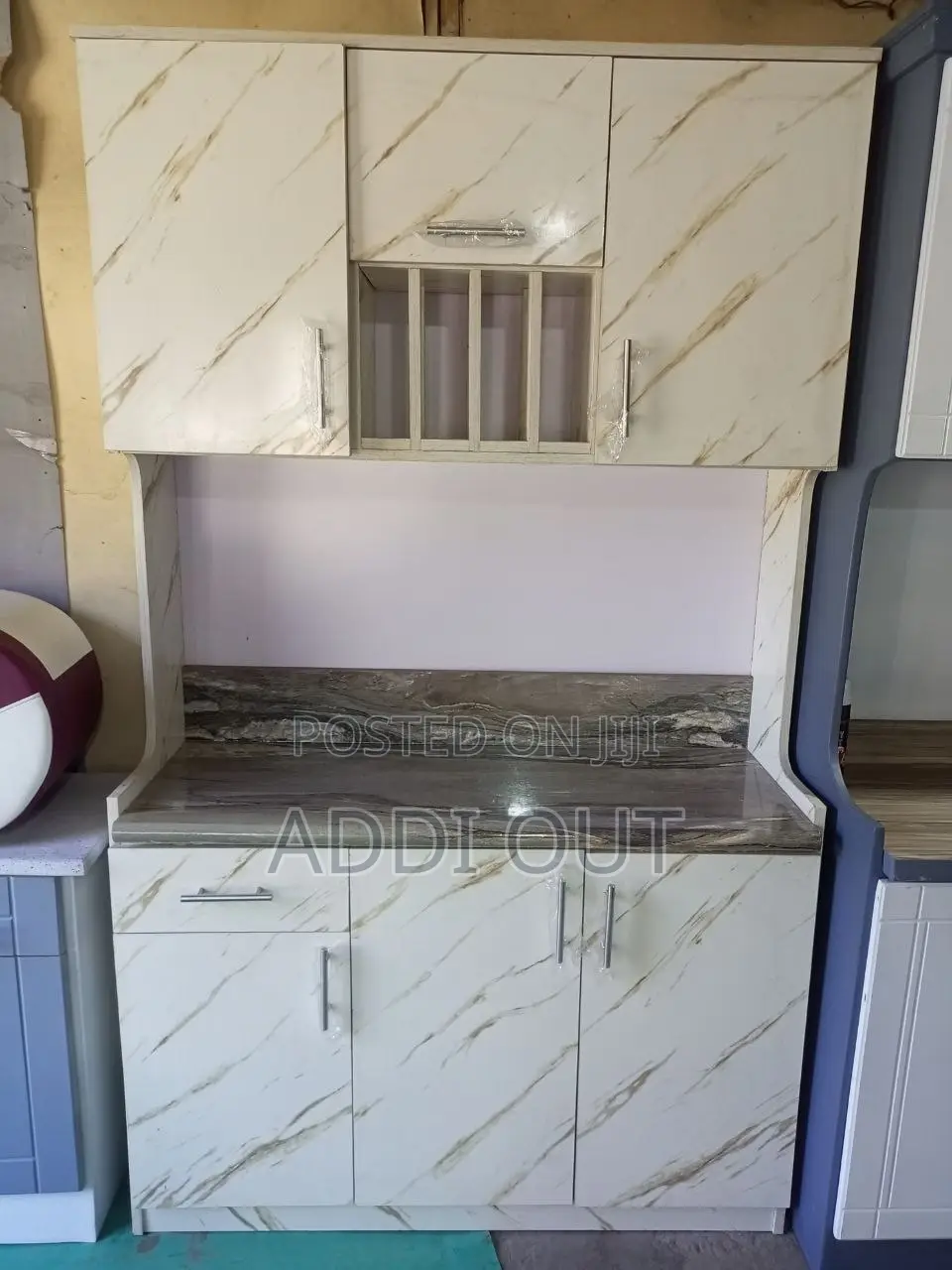 ላምኔት ኪችን ካቢኔት