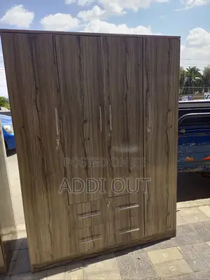 1.50 ላምኔት ቁምሳጥን