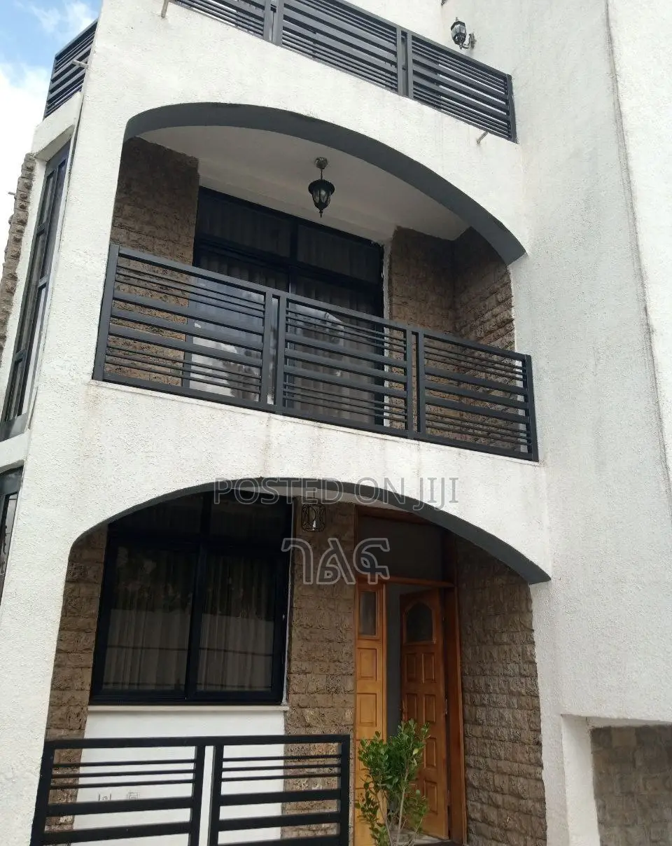 5bdrm House in መገናኛ አምቼ ቅንጡ መኖሪያ ቤት, Bole for sale