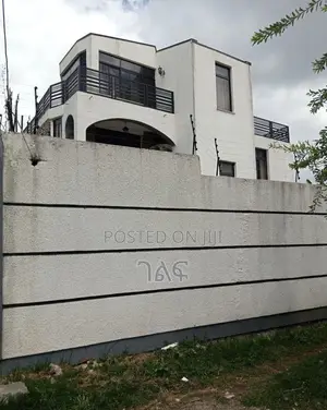 5bdrm House in መገናኛ አምቼ ቅንጡ መኖሪያ ቤት, Bole for sale