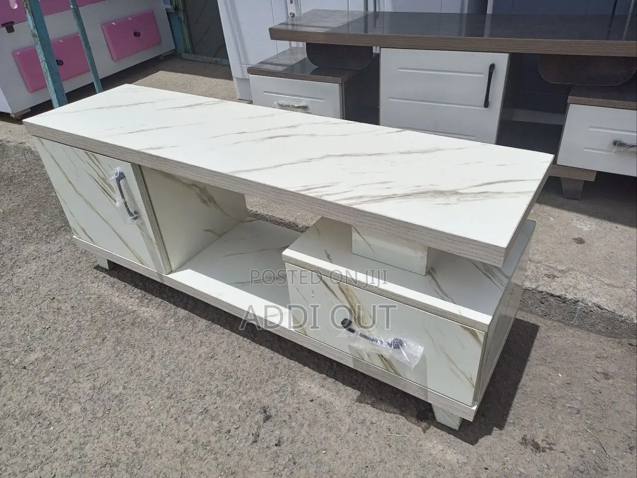 1.20 ቲቪ ማስቀመጫ