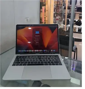 Photo - New Laptop Apple MacBook Pro 2017 8GB Intel Core I5 SSD 256GB