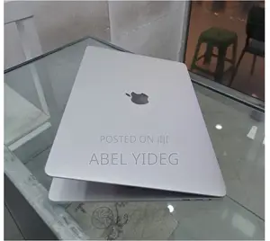 New Laptop Apple MacBook Pro 2017 8GB Intel Core I5 SSD 256GB