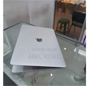 New Laptop Apple MacBook Pro 2017 8GB Intel Core I5 SSD 256GB