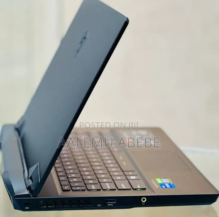 New Laptop MSI GP75 Leopard 16GB Intel Core I7 SSD 1T