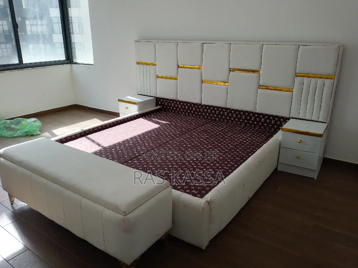 1.80 ወብ አልጋ