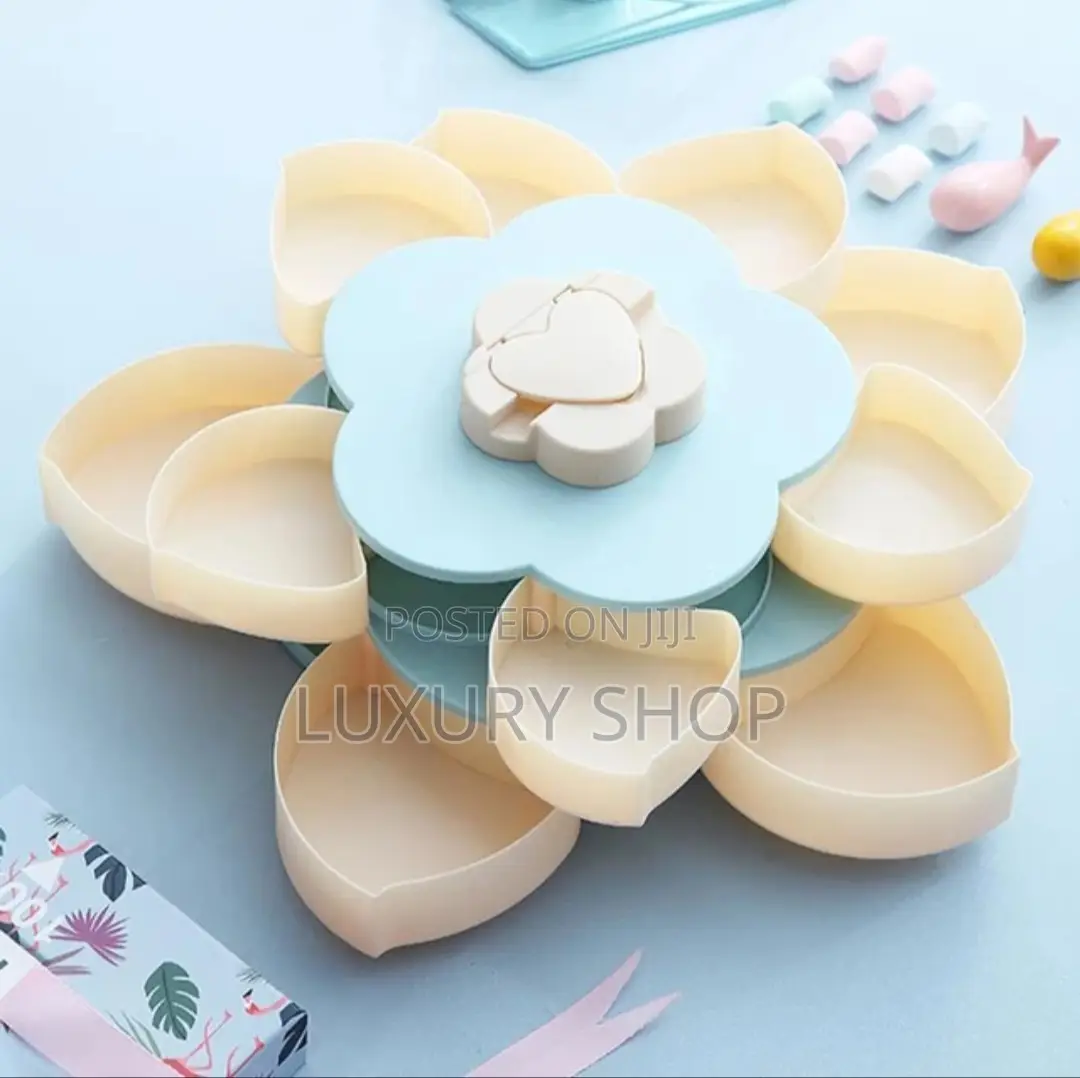 2-layer Rotating Petal-shape Candy Box