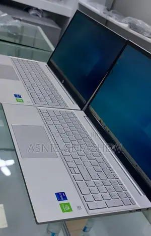 New Laptop HP Pavilion 15 16GB Intel Core I7 SSD 512GB