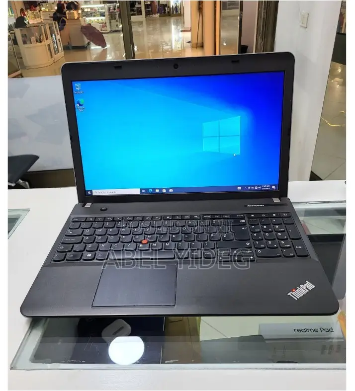 New Laptop Lenovo 4GB Intel Core I3 HDD 500GB