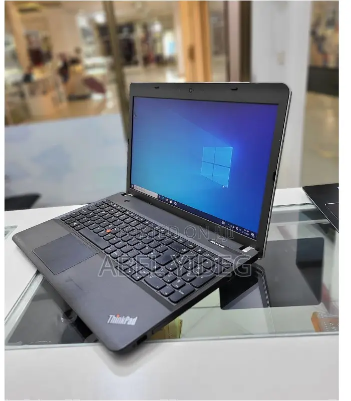 New Laptop Lenovo 4GB Intel Core I3 HDD 500GB