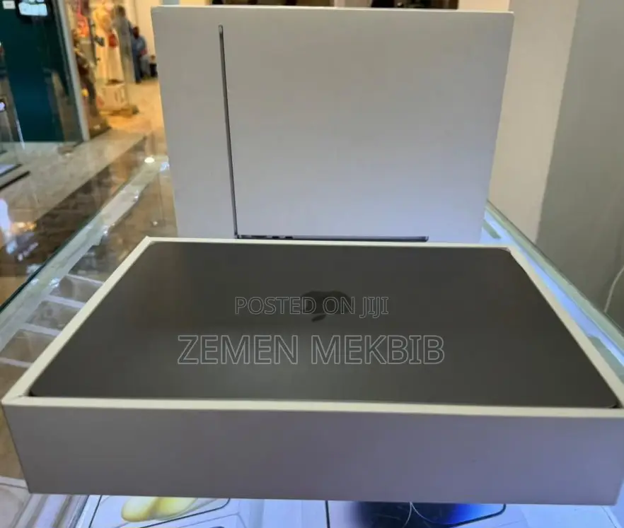 New Laptop Apple MacBook Air 2022 M2 8GB Intel Core I7 SSD 512GB