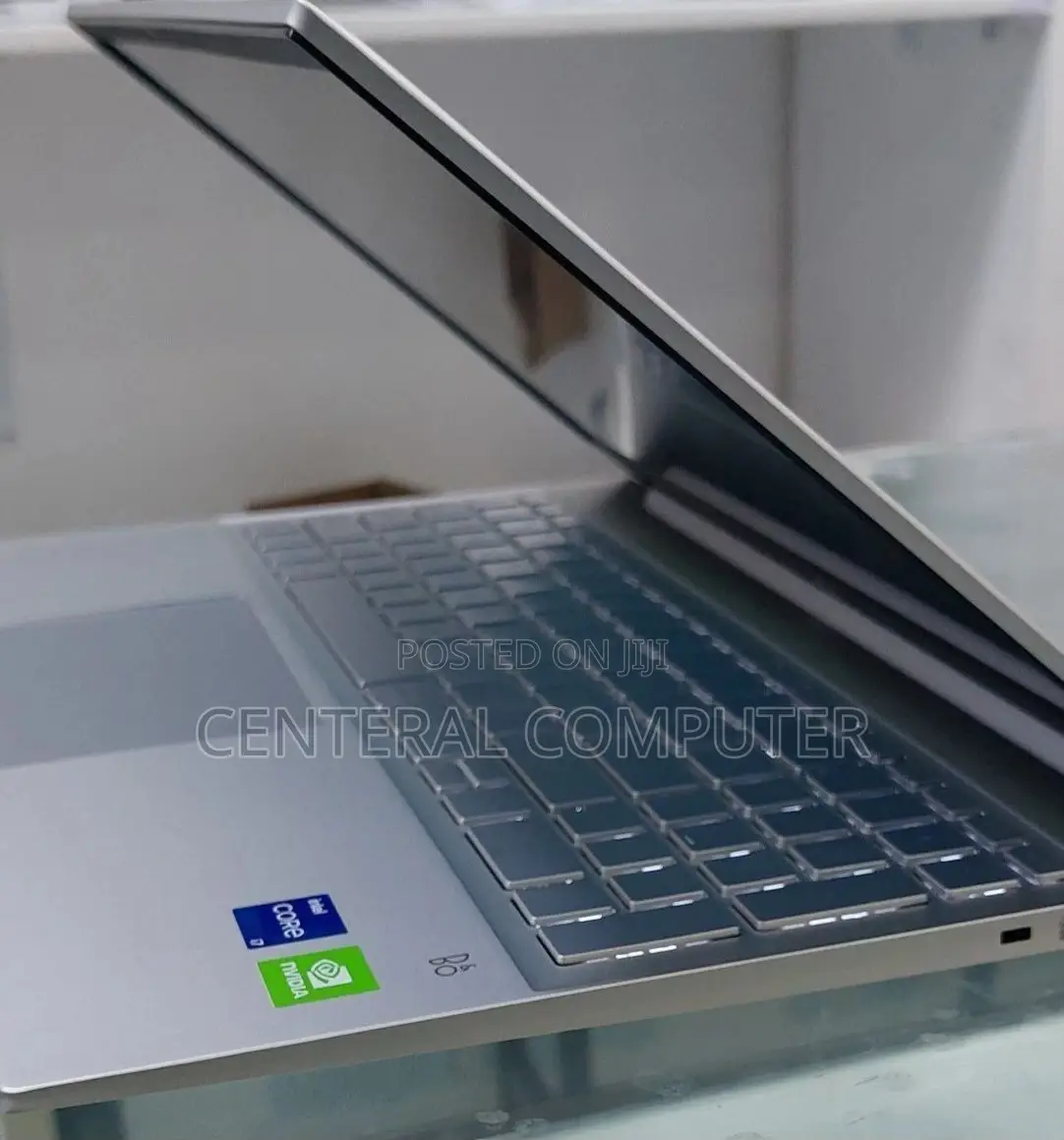 New Laptop HP Pavilion 15-Cs3063cl 16GB Intel Core I7 SSD 512GB