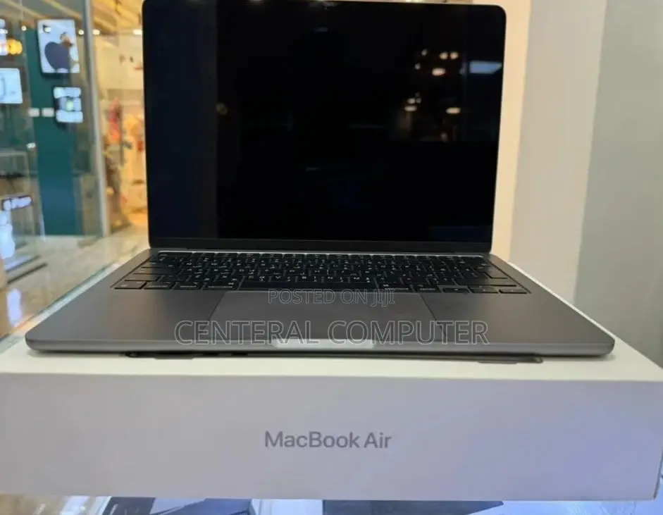 New Laptop Apple MacBook Air 2022 M2 8GB Apple M2 SSD 512GB