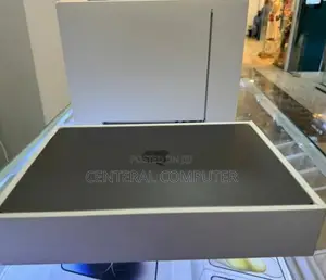 New Laptop Apple MacBook Air 2022 M2 8GB Apple M2 SSD 512GB