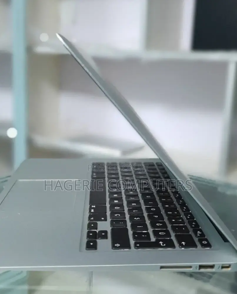 New Laptop Apple MacBook Air 2017 8GB Intel Core i5 SSD 128GB