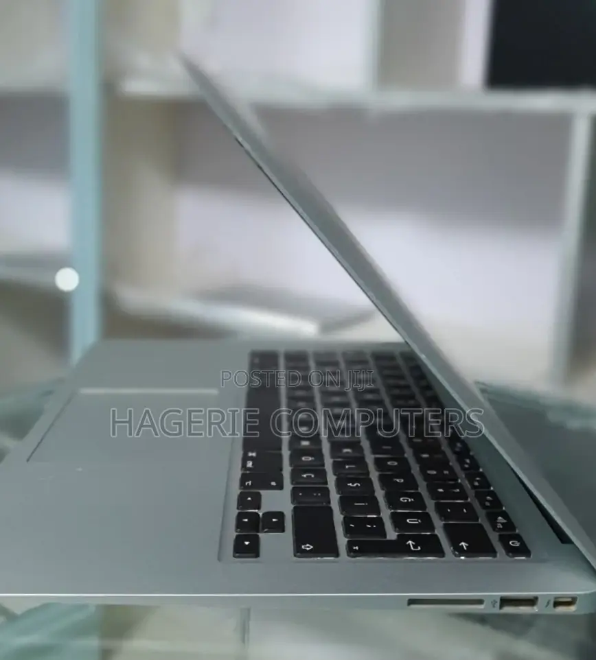 New Laptop Apple MacBook Air 2017 8GB Intel Core i5 SSD 128GB