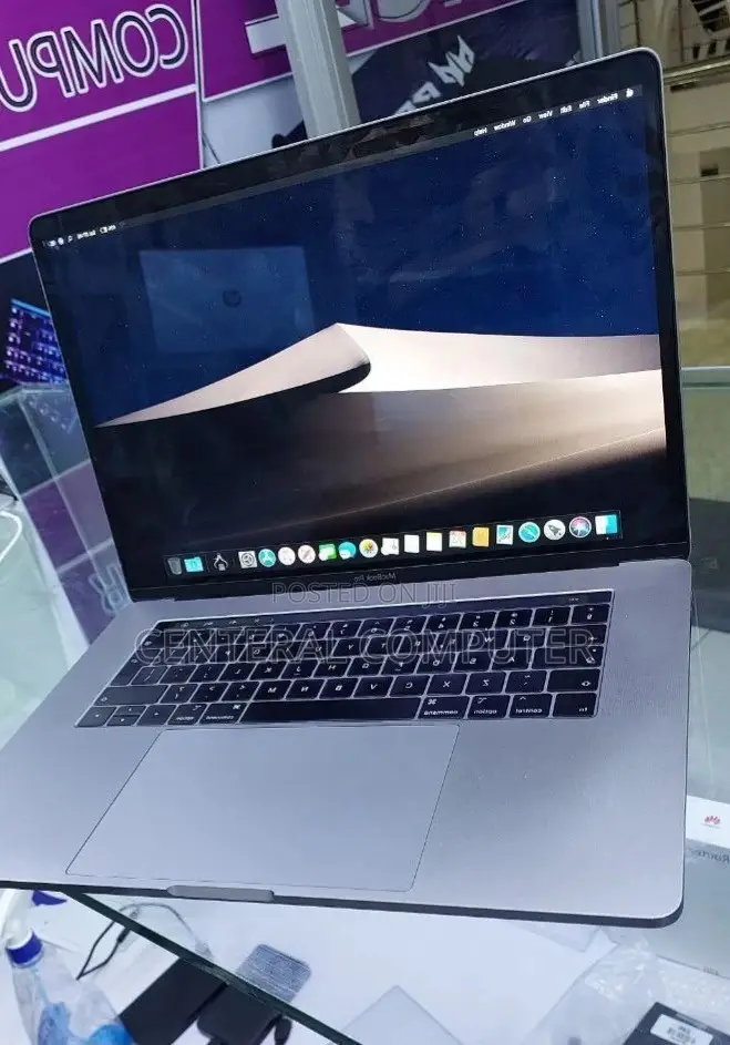 New Laptop Apple MacBook 2019 32GB Intel Core I9 SSD 1T