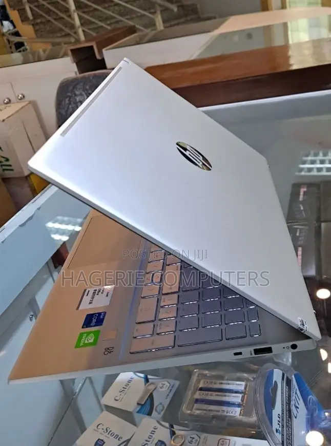 Laptop HP Pavilion 15-eh0050wm 16GB Intel Core i5 SSD 512GB