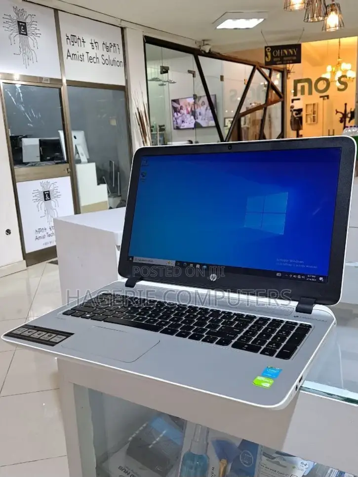 New Laptop HP Pavilion 15-Cs3063cl 8GB Intel Core I5 HDD 1T