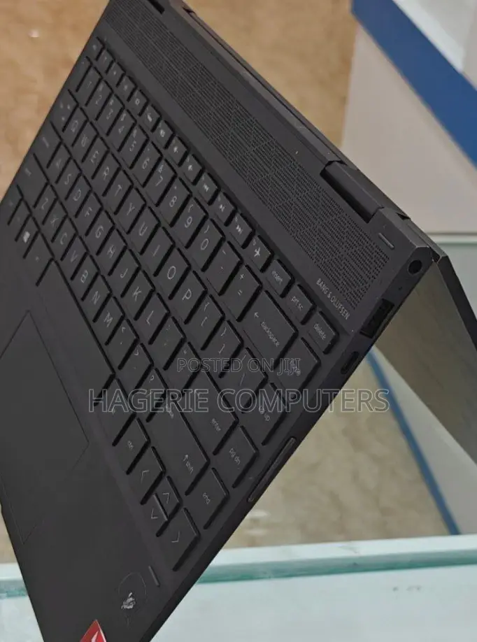 Laptop HP Envy X360 8GB AMD Ryzen 5 SSD 512GB