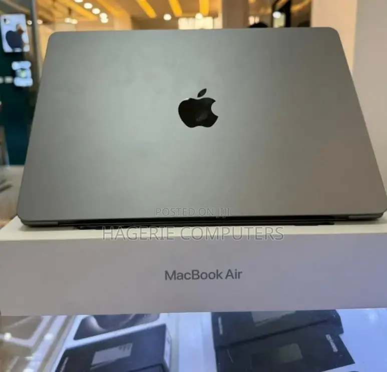 New Laptop Apple MacBook Air 2022 M2 8GB Apple M2 SSD 512GB