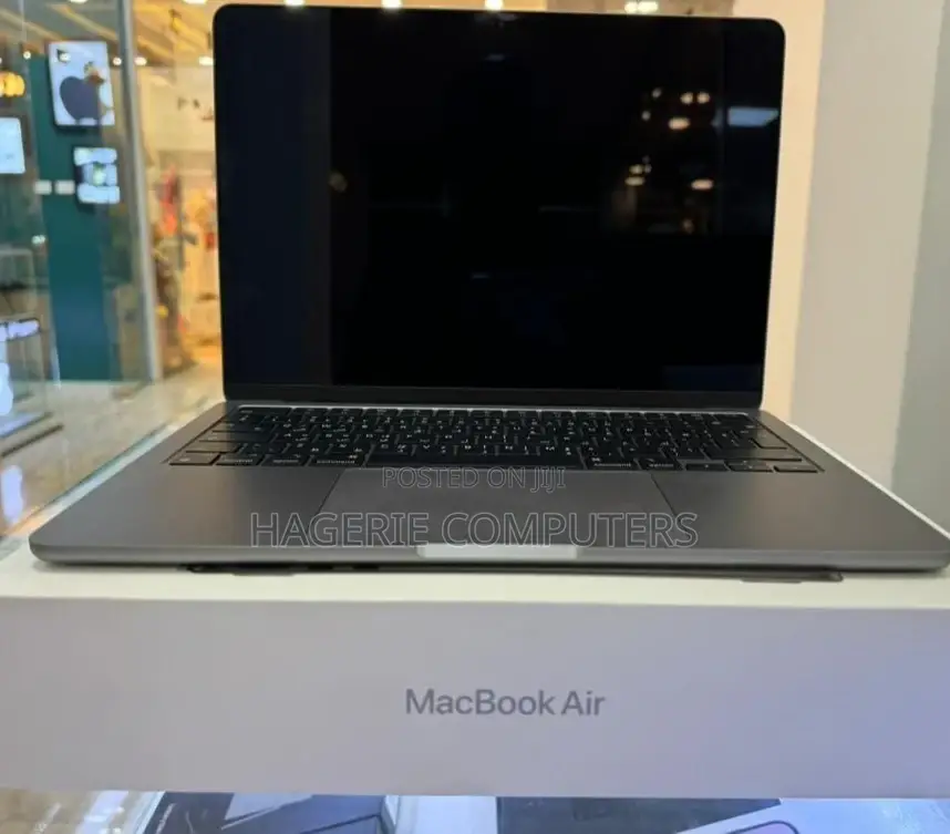 New Laptop Apple MacBook Air 2022 M2 8GB Apple M2 SSD 512GB
