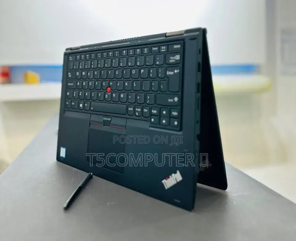 New Laptop Lenovo ThinkPad Yoga 370 8GB Intel Core I3 SSD 512GB