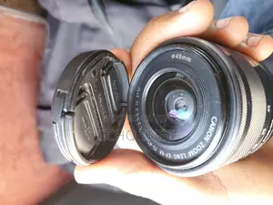 EF-M 15-45mm Kit Lens